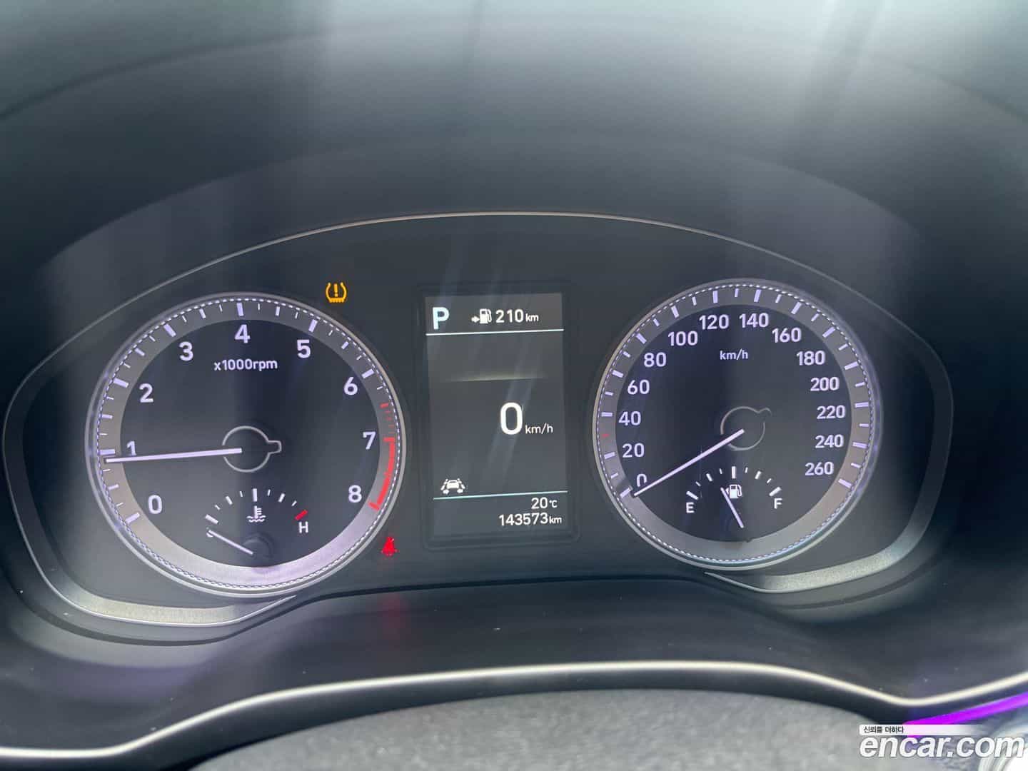 Grandeur Hyundai 2017.0-INNER-008