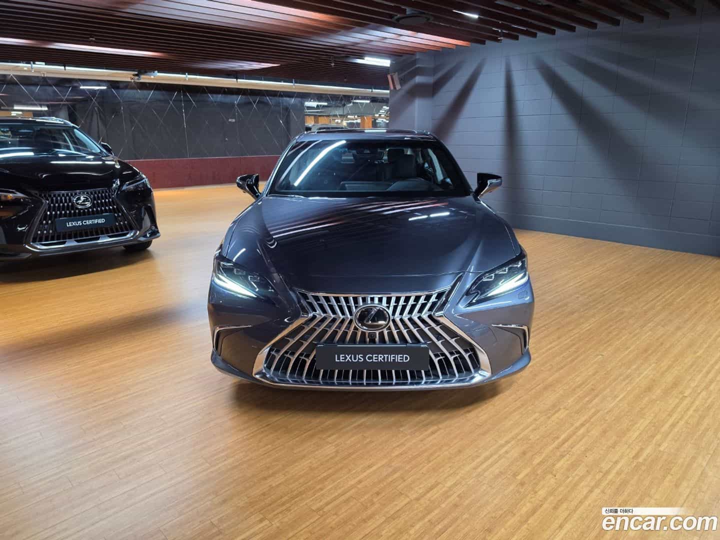 ES Lexus 2025.8-OUTER-003