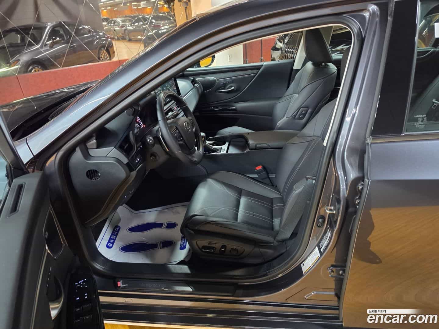 ES Lexus 2025.8-INNER-010