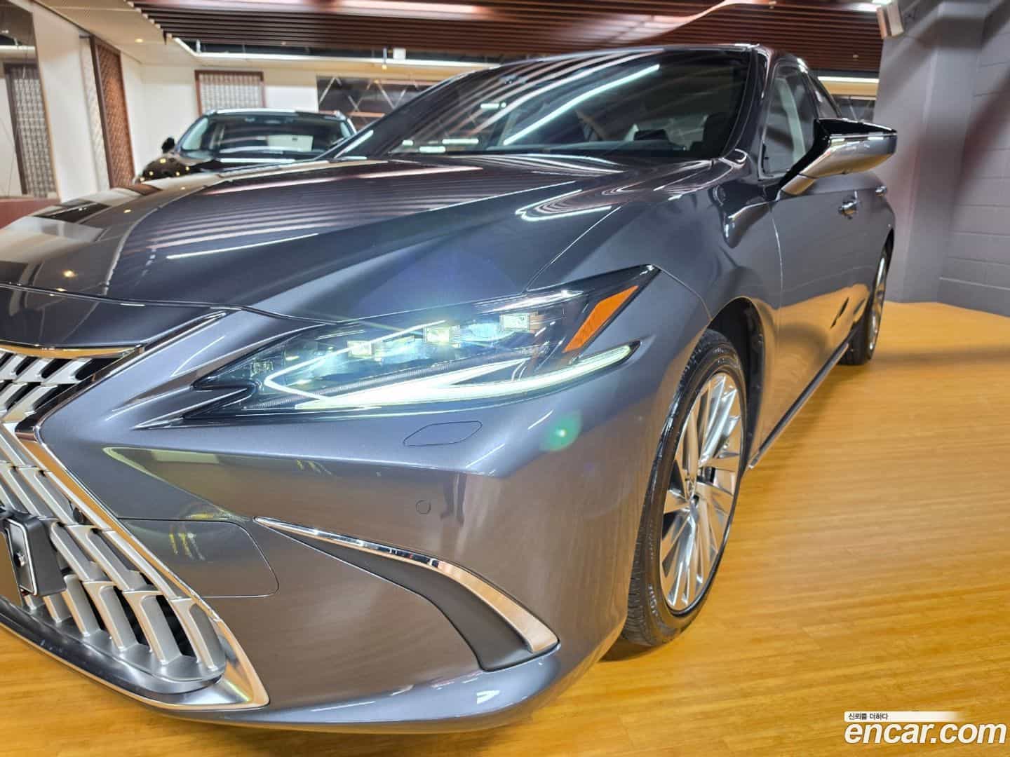 ES Lexus 2025.8-OPTION-020