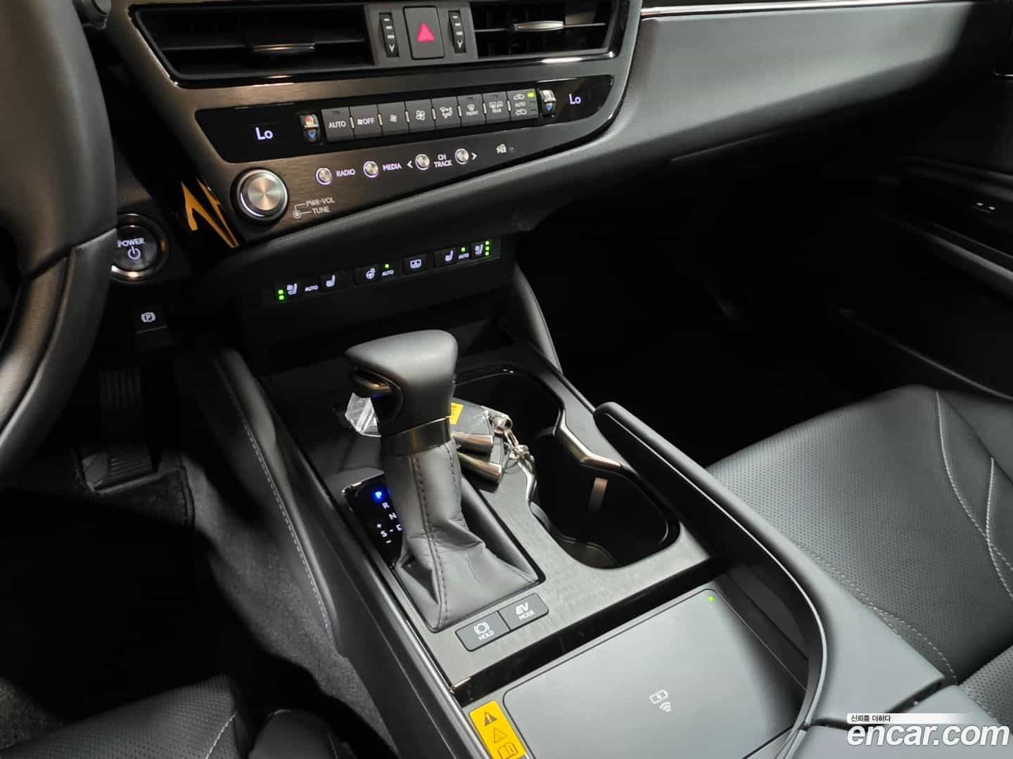 ES Lexus 2025.7-INNER-009
