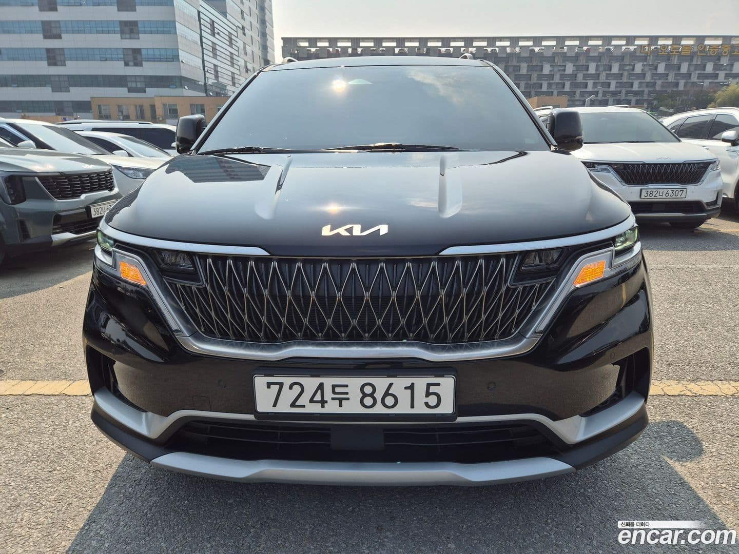 Main__Slider__Photo:Canival Kia 2022.8-0