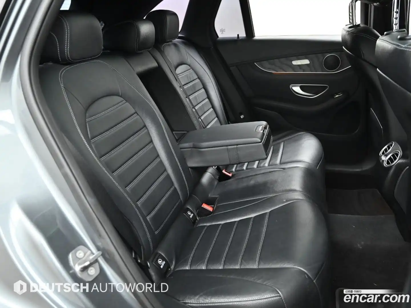 GLC-Class Mercedes-Benz 2017.0-OPTION-015