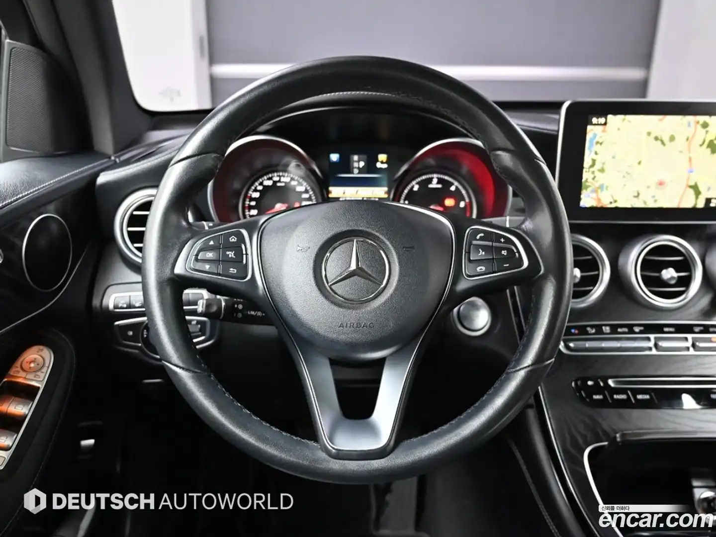 GLC-Class Mercedes-Benz 2017.0-OPTION-016