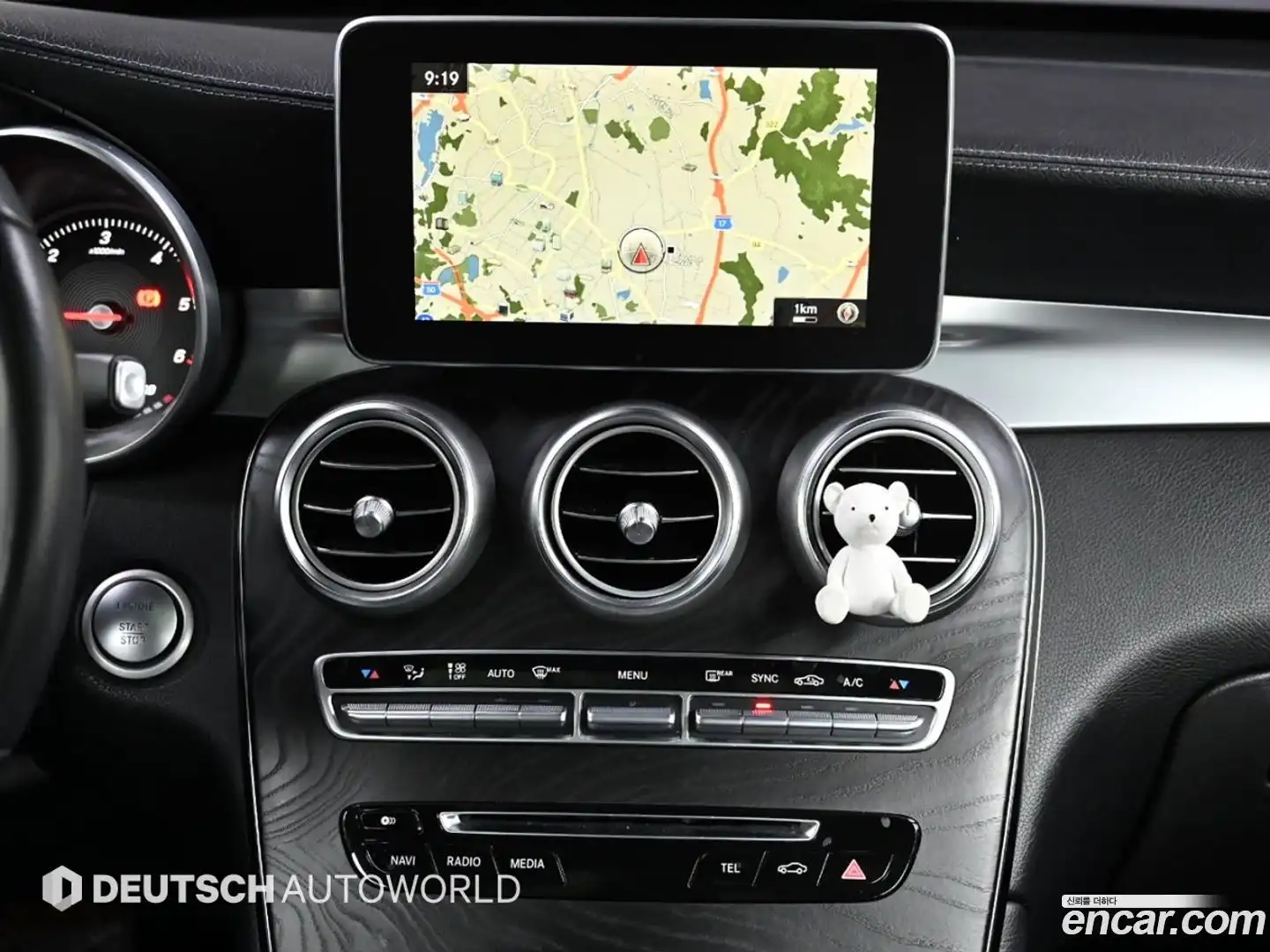 GLC-Class Mercedes-Benz 2017.0-OPTION-017