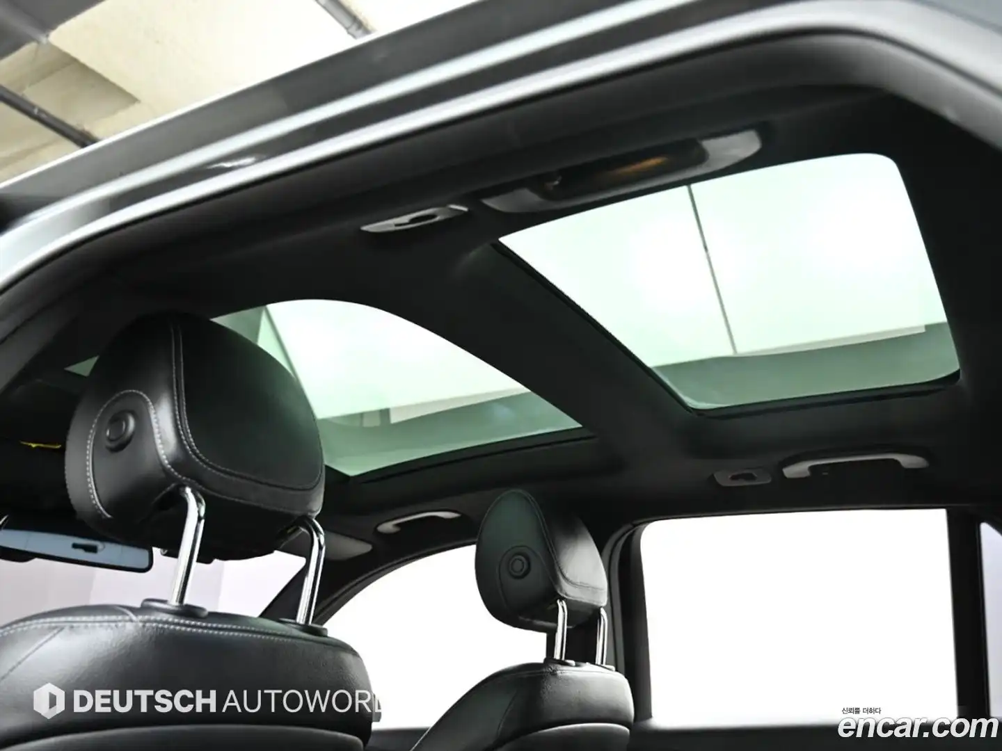 GLC-Class Mercedes-Benz 2017.0-OPTION-022
