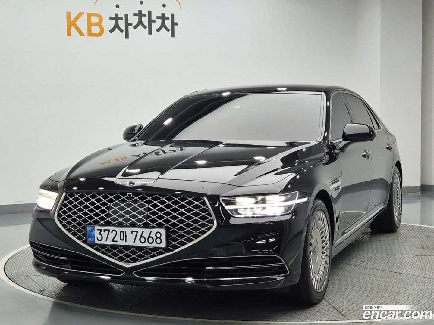 Main__Slider__Photo:G90 Genesis 2019.5-0
