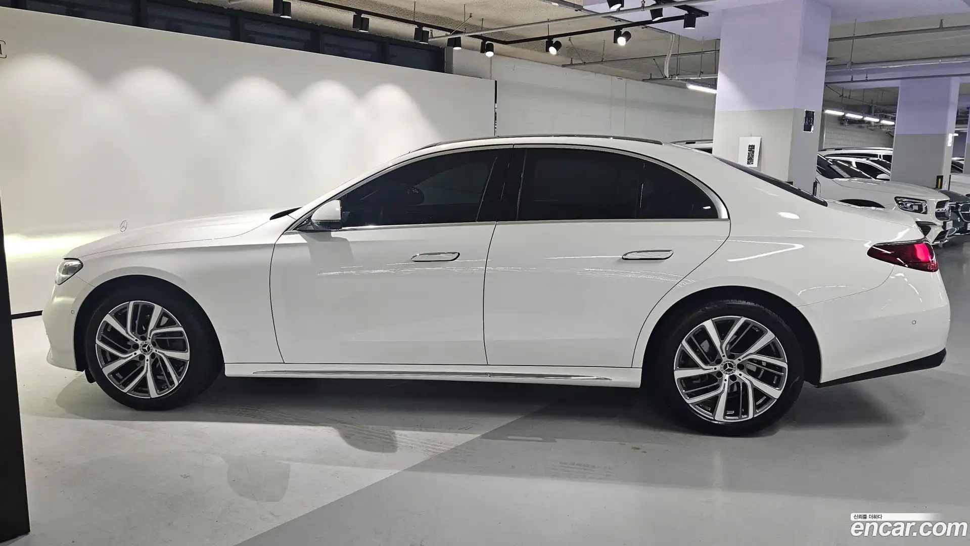 E-Class Mercedes-Benz 2024.9-INNER-008