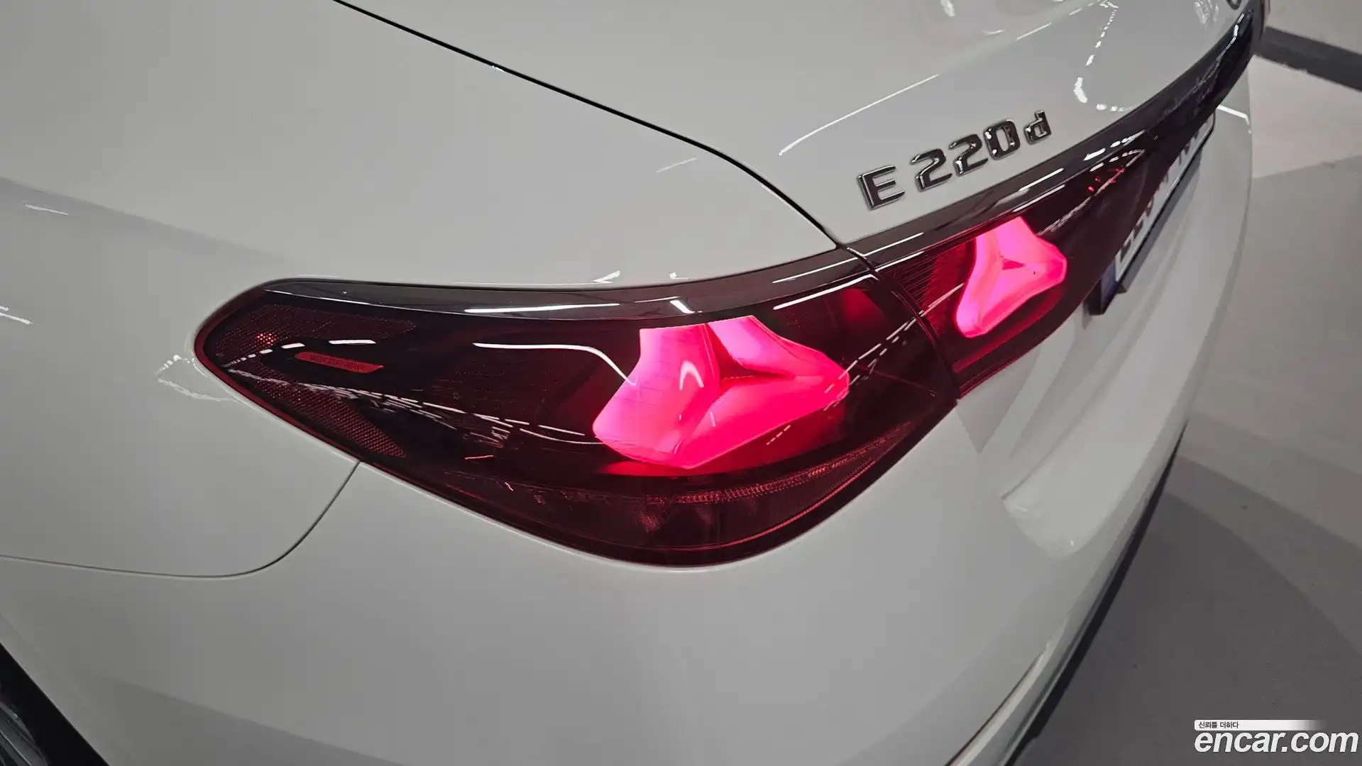E-Class Mercedes-Benz 2024.9-OPTION-017