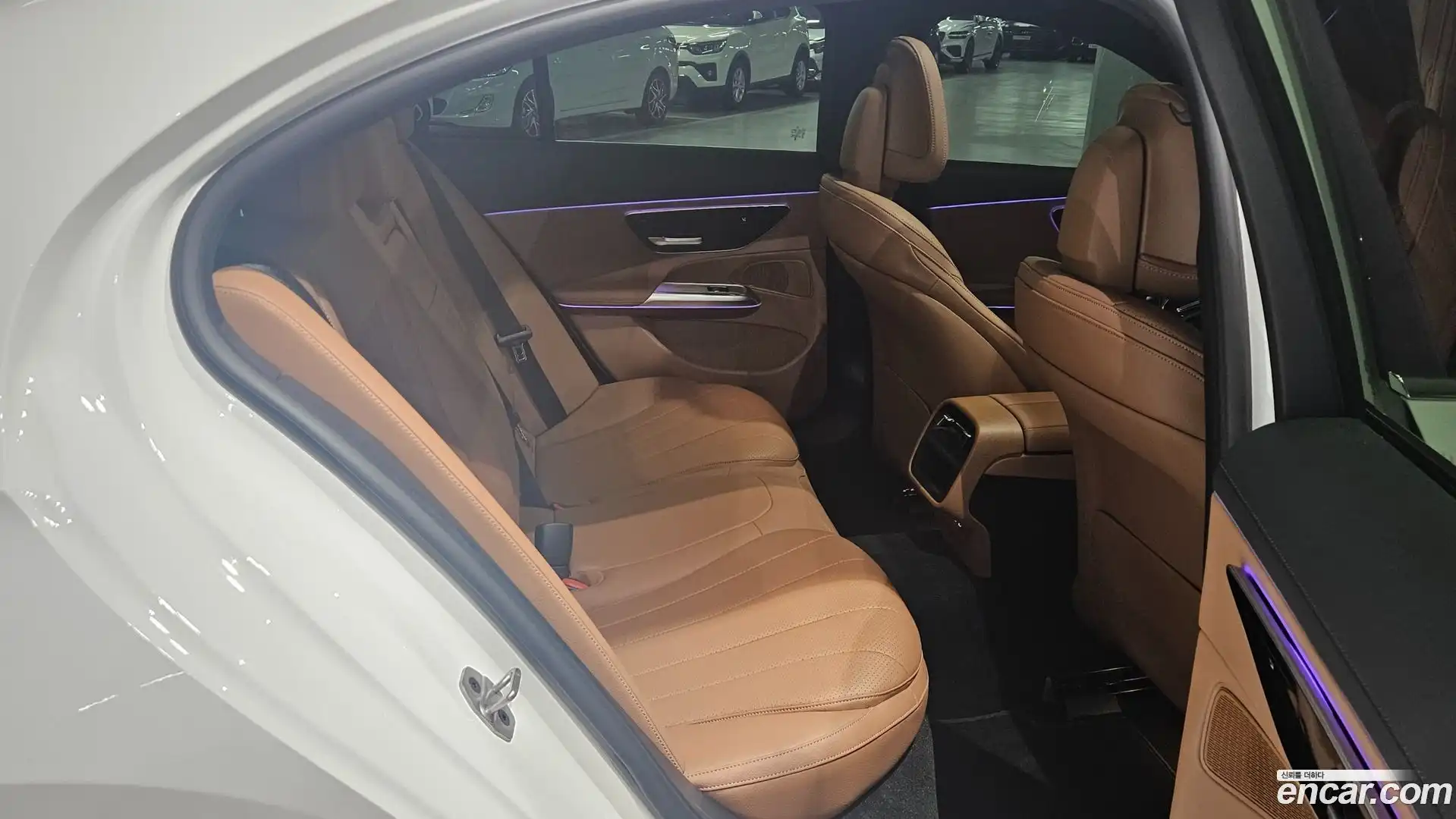 E-Class Mercedes-Benz 2024.9-OPTION-024