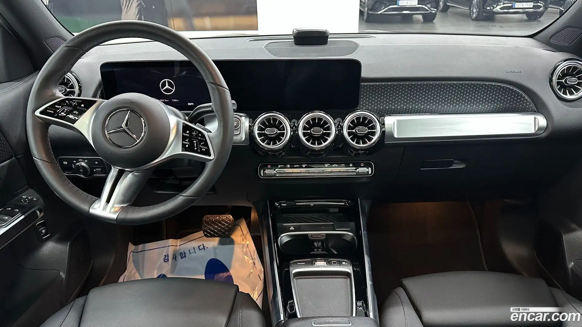 EQB Mercedes-Benz 2025.8-INNER-007