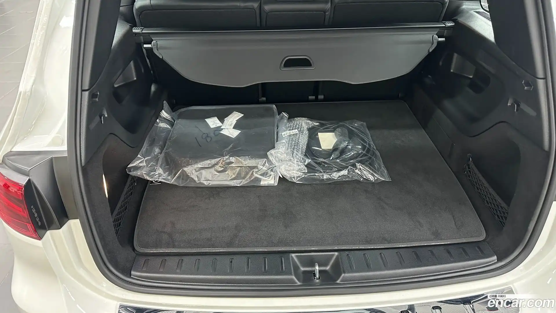 EQB Mercedes-Benz 2025.8-OPTION-015