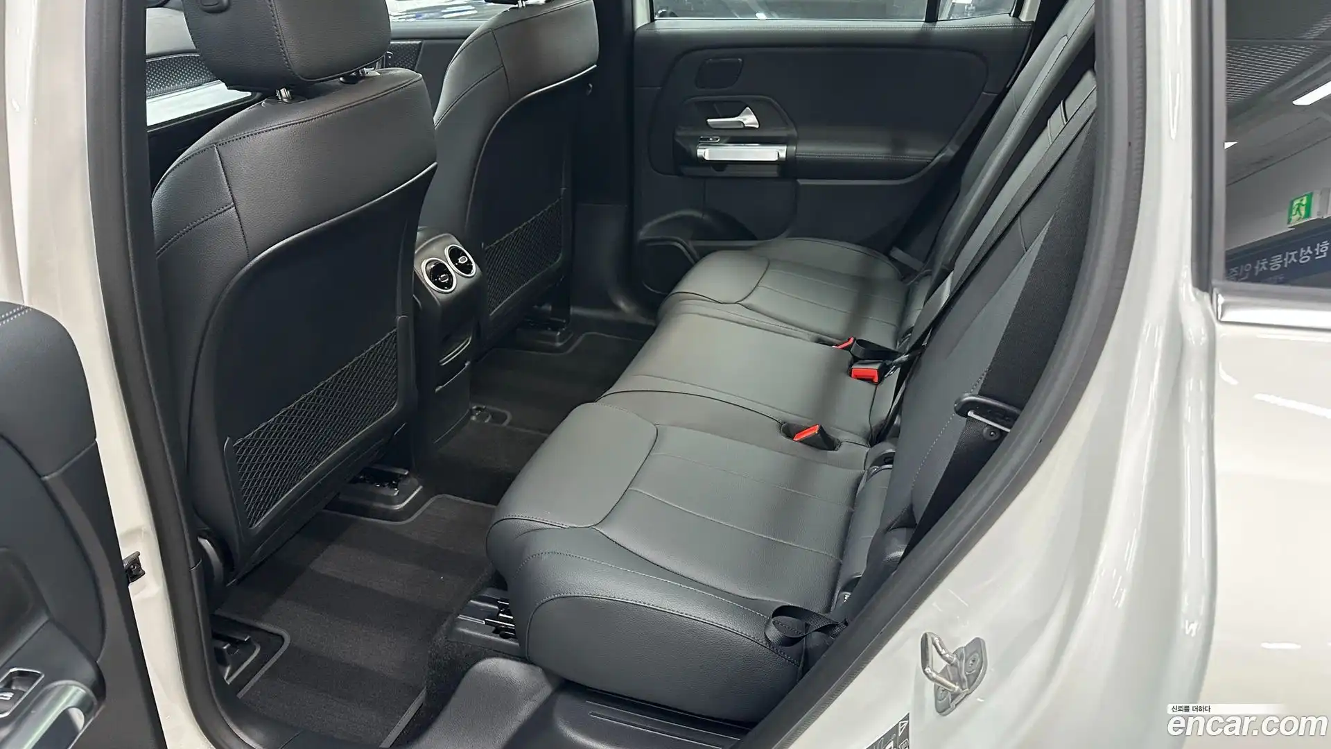 EQB Mercedes-Benz 2025.8-OPTION-021