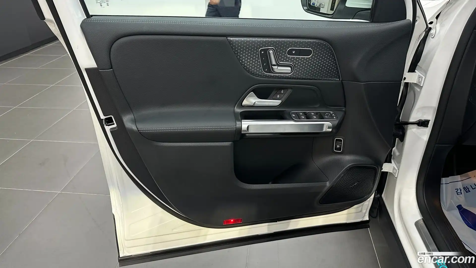 EQB Mercedes-Benz 2025.8-OPTION-023