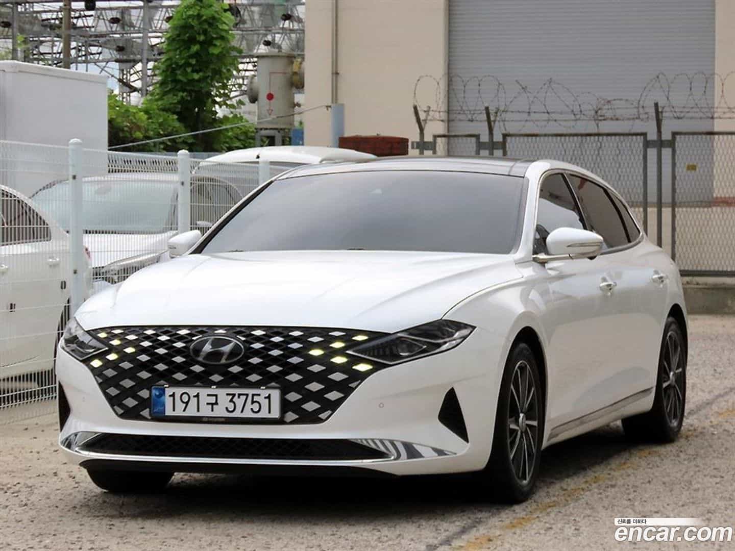 Grandeur Hyundai 2022.5-OUTER-001