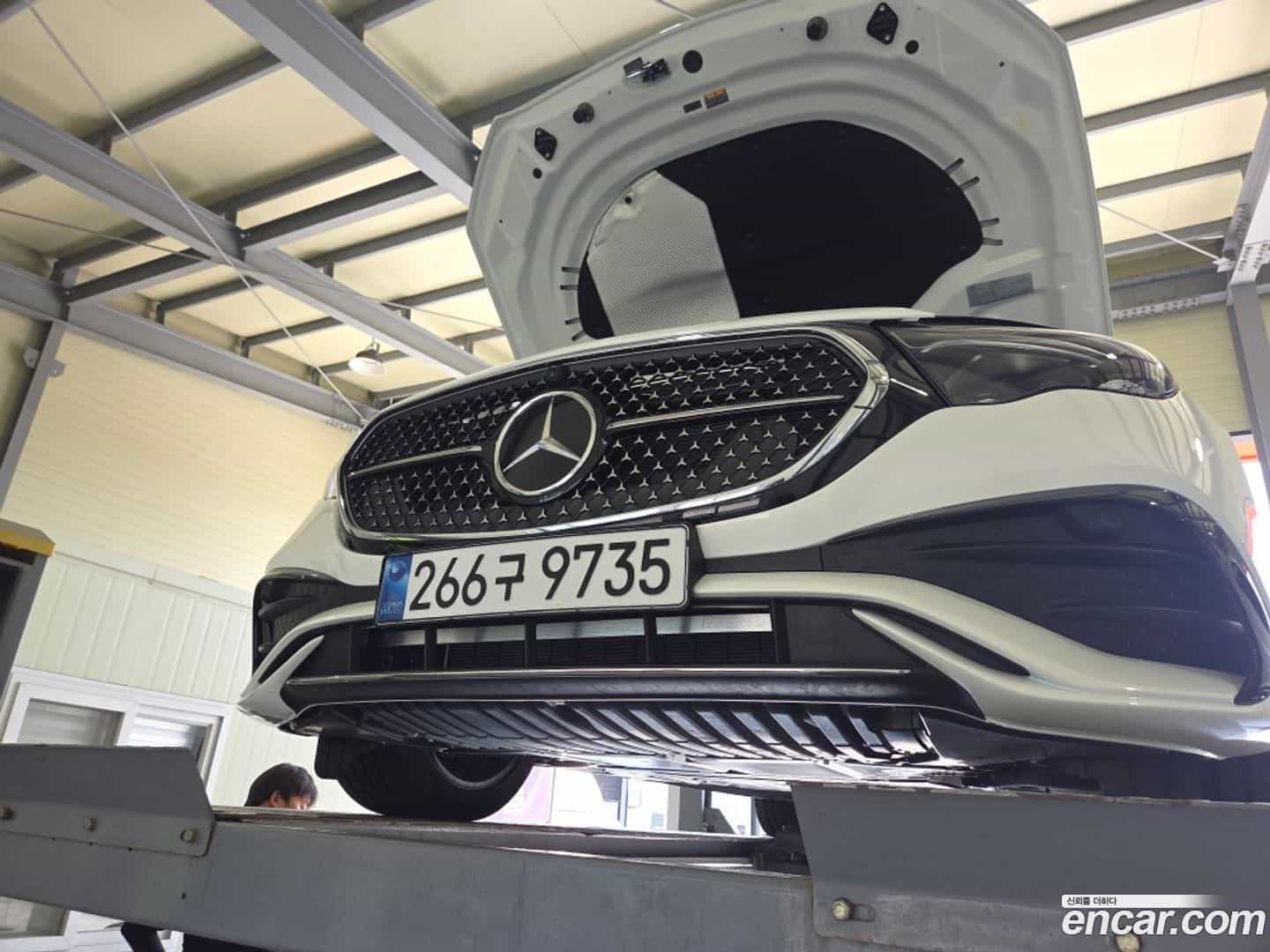 E-Class Mercedes-Benz 2025.8-OUTER-001