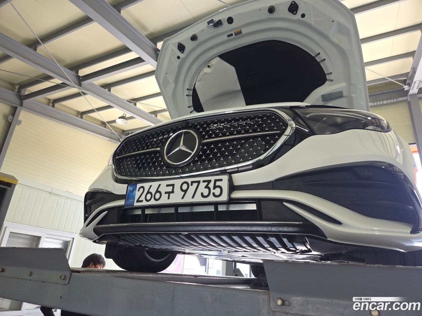 Main__Slider__Photo:E-Class Mercedes-Benz 2025.8-0