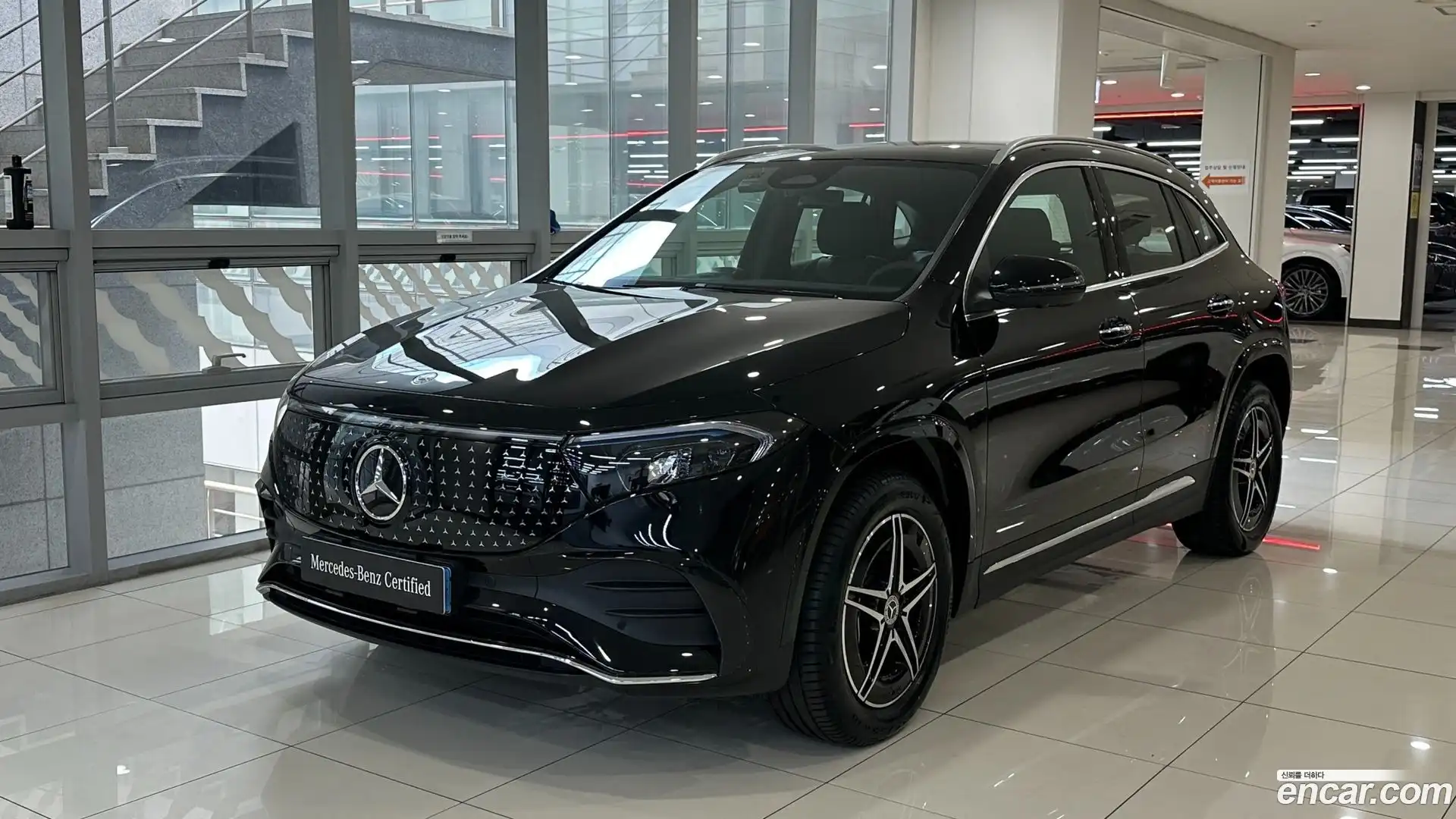 EQA Mercedes-Benz 2025.10-OUTER-001