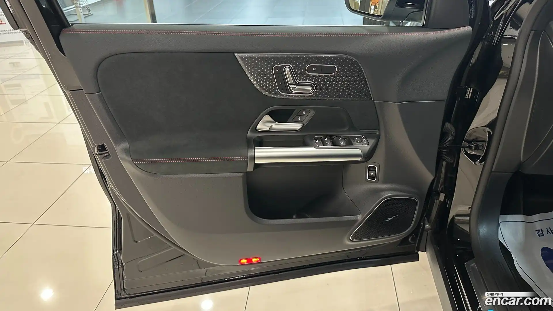 EQA Mercedes-Benz 2025.10-OPTION-024