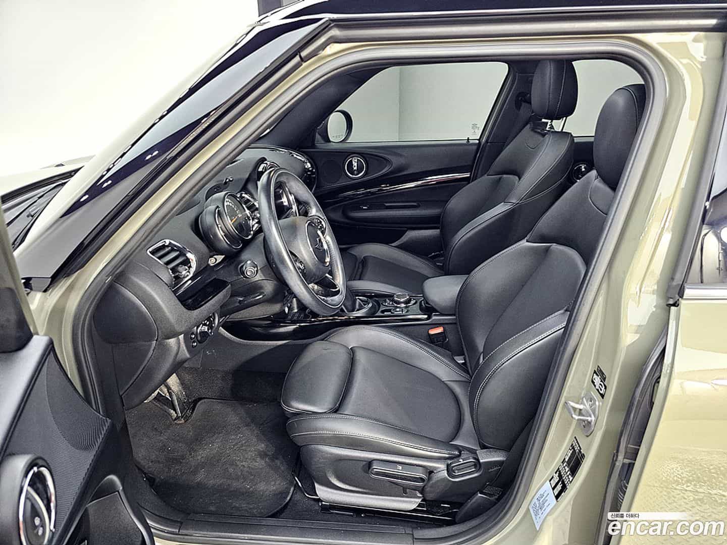 Clubman Mini 2018.10-INNER-008