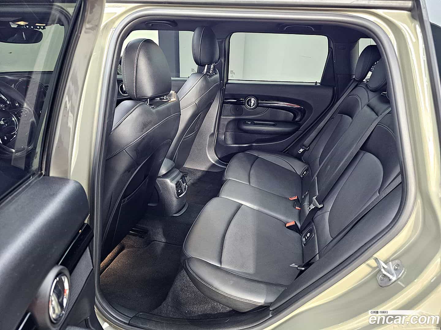 Clubman Mini 2018.10-INNER-009
