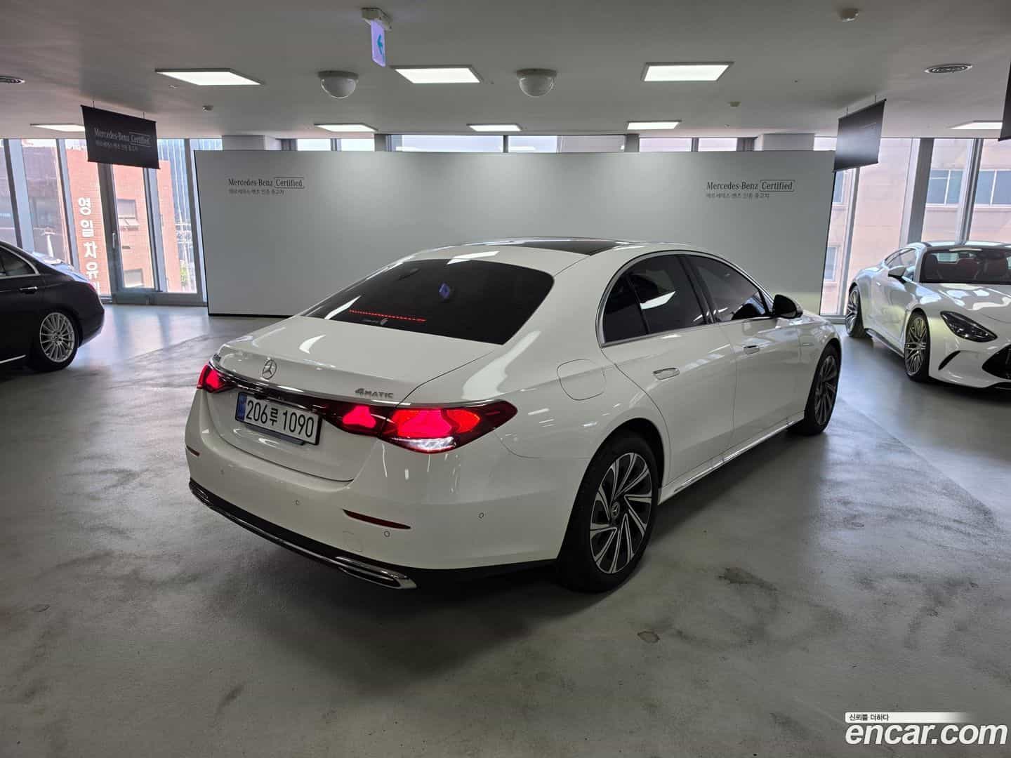 E-Class Mercedes-Benz 2025.11-OUTER-002