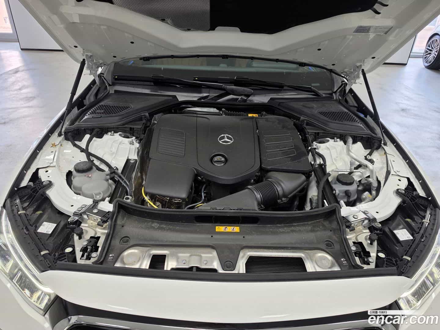 E-Class Mercedes-Benz 2025.11-OUTER-006