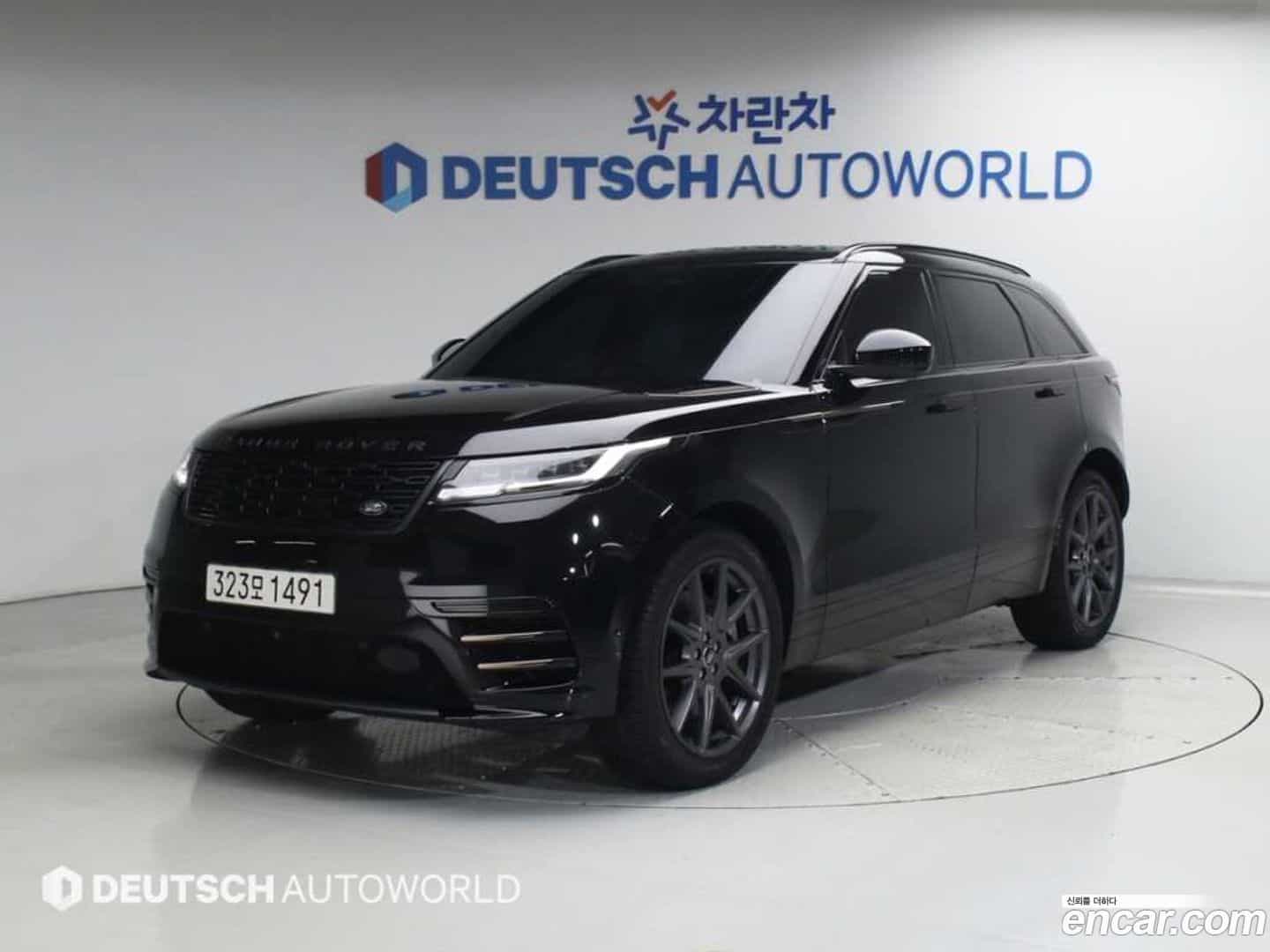 Range Rover Velar Land Rover 2025.1-OUTER-001