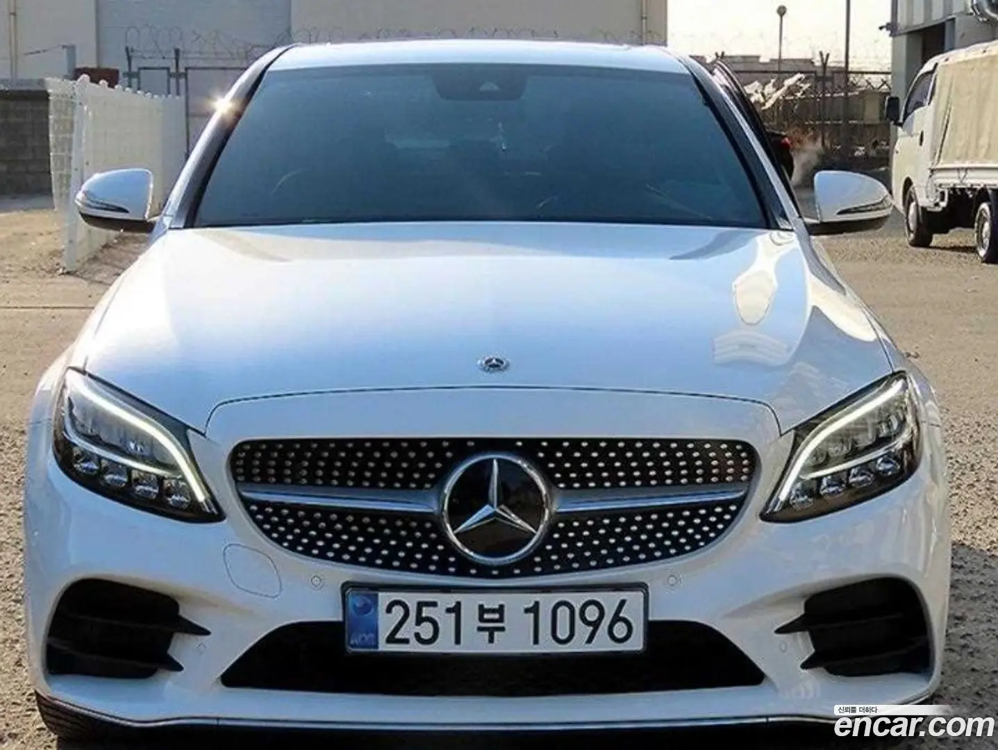 Main__Slider__Photo:C-Class Mercedes-Benz 2019.4-0