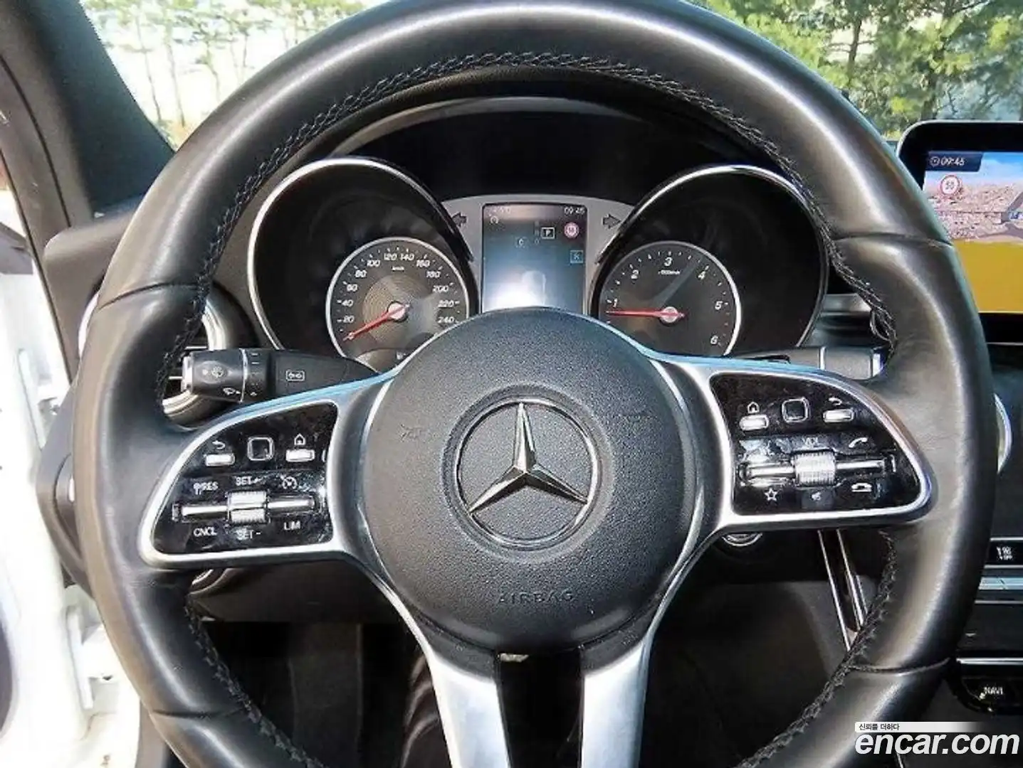 C-Class Mercedes-Benz 2019.4-INNER-008