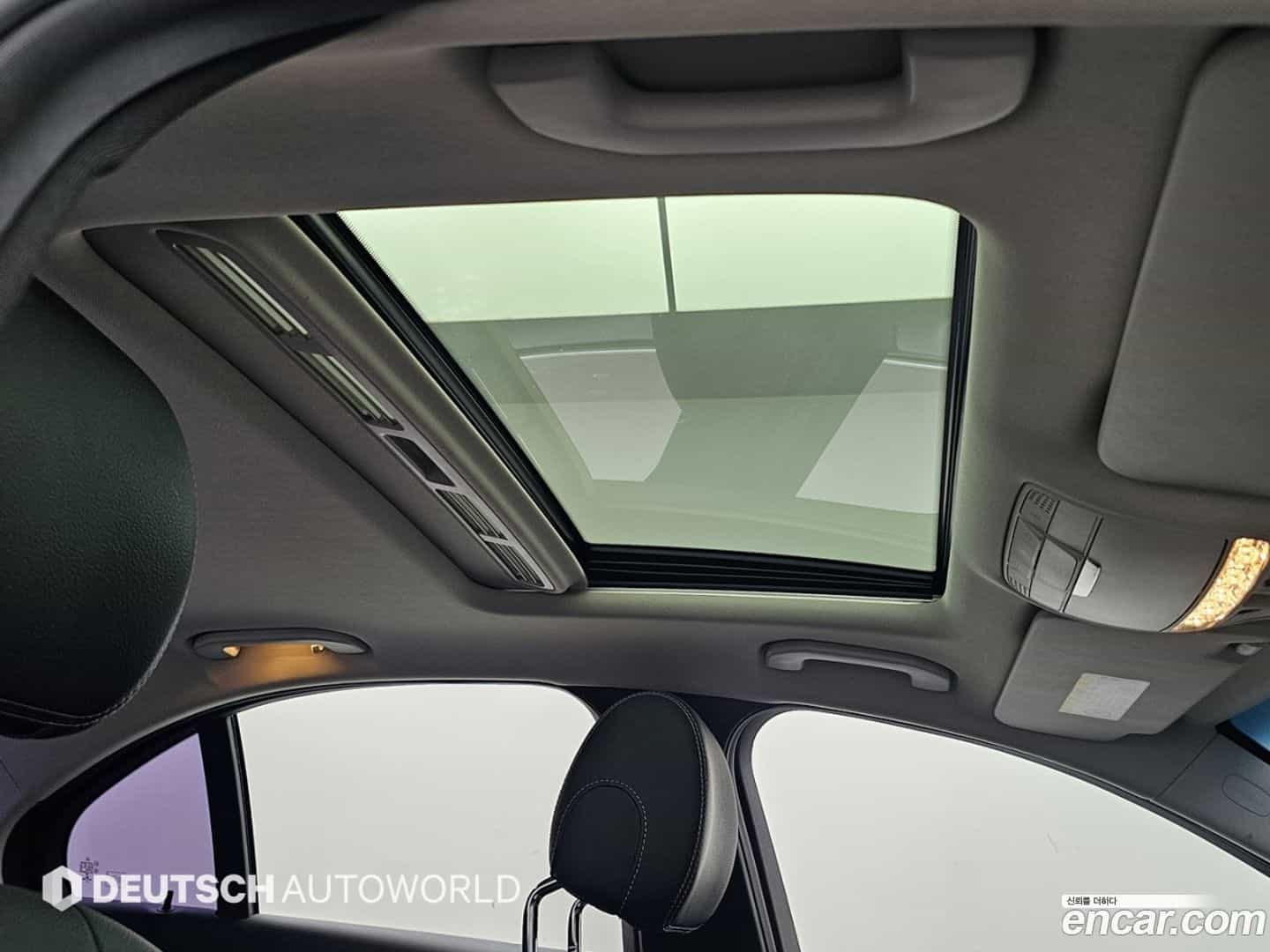 C-Class Mercedes-Benz 2015.9-OPTION-022