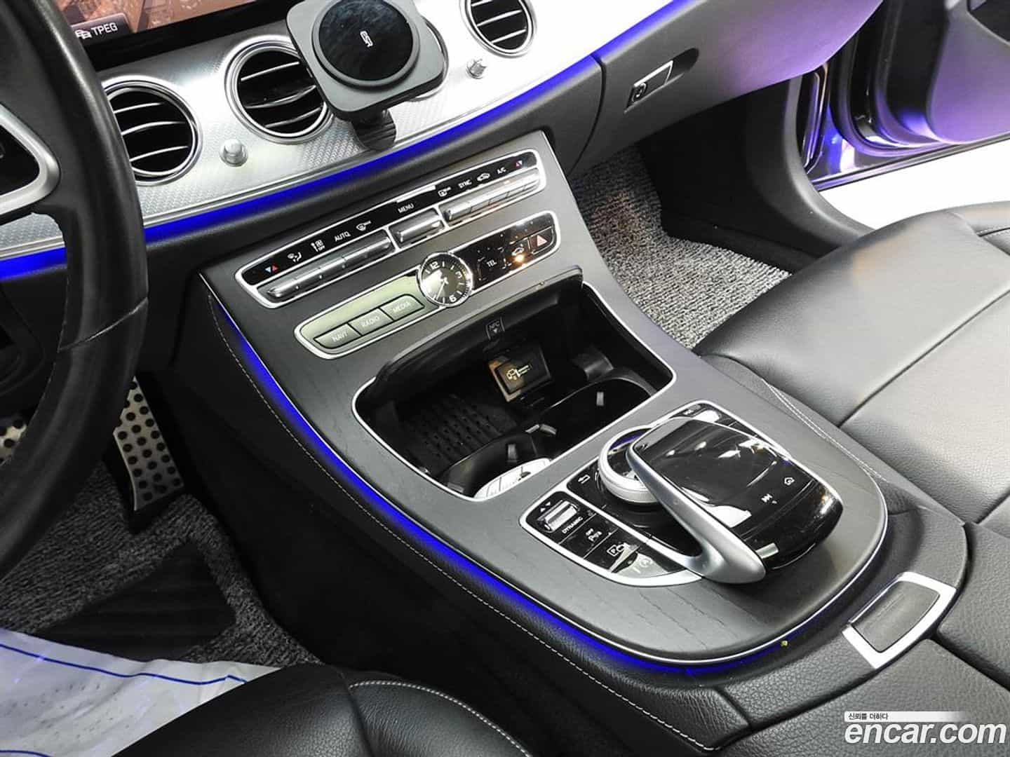 E-Class Mercedes-Benz 2019.11-OPTION-021