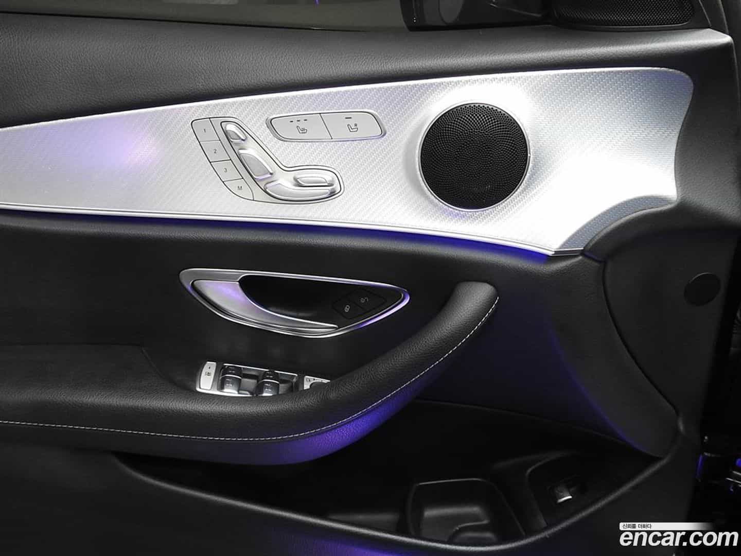 E-Class Mercedes-Benz 2019.11-OPTION-024
