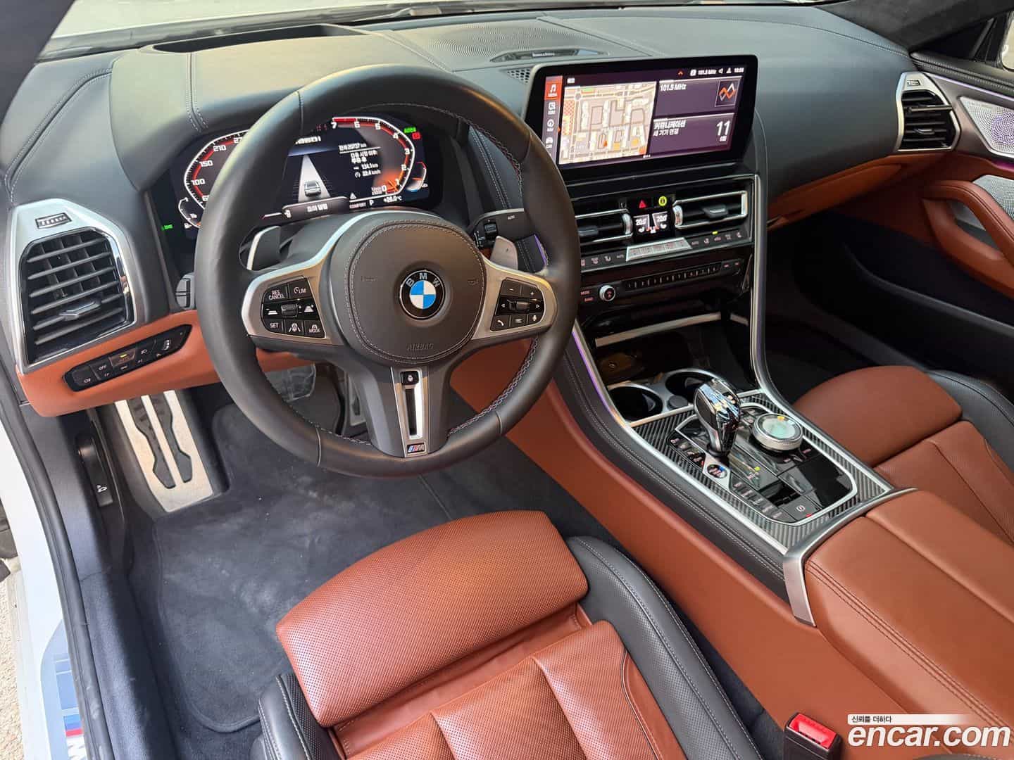 8-Series BMW 2025.0-INNER-007