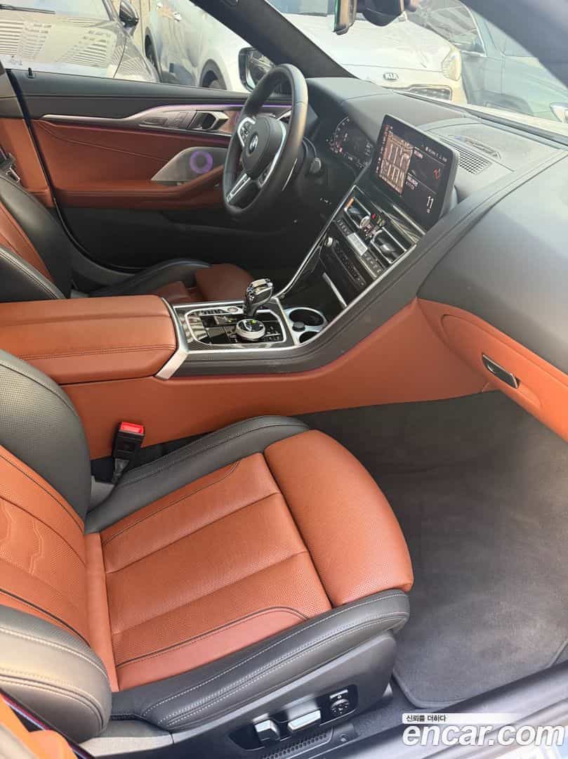 8-Series BMW 2025.0-INNER-008