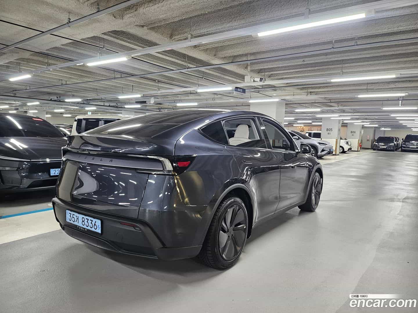 Model Y Tesla 2025.9-OUTER-004