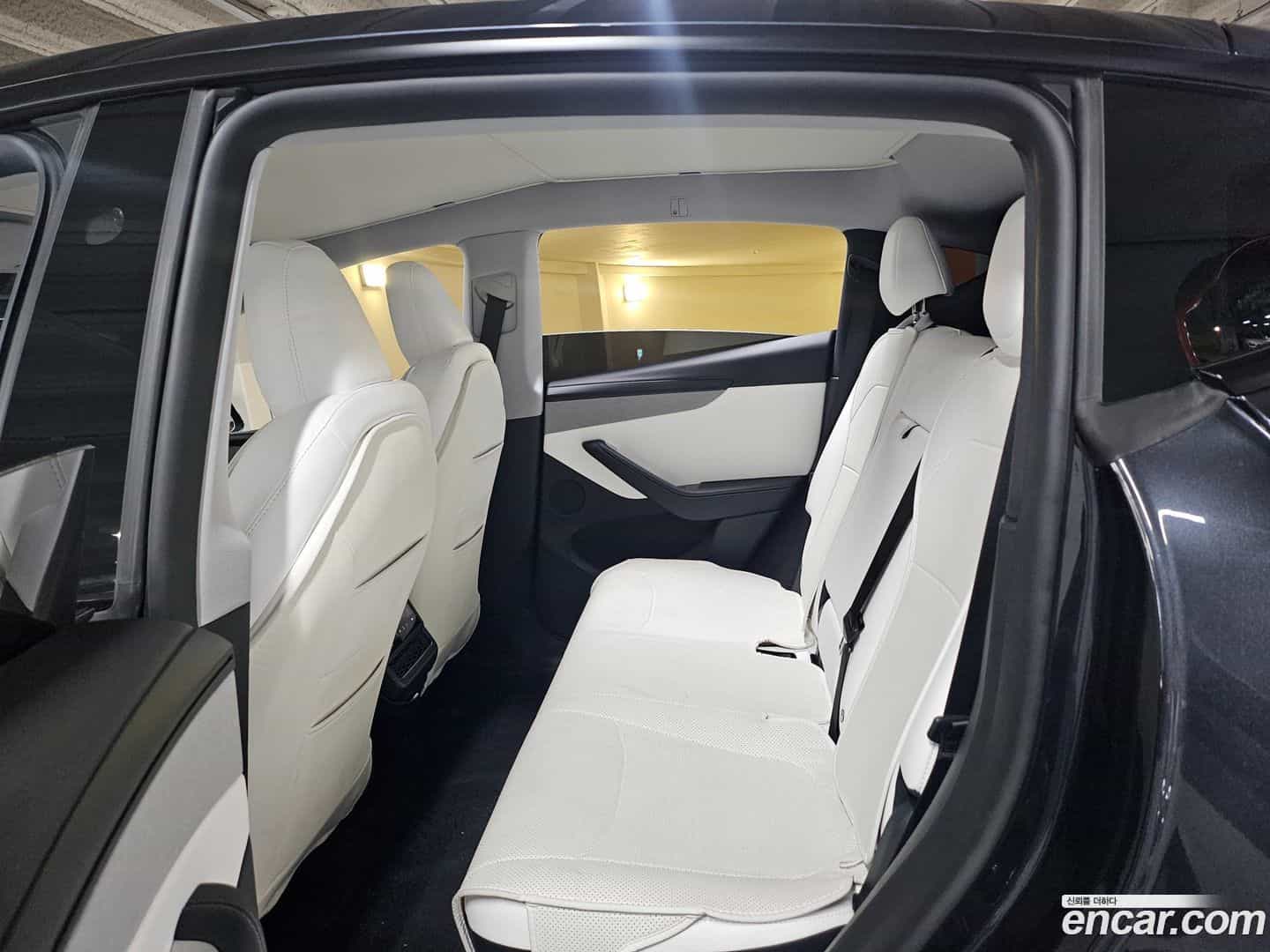 Model Y Tesla 2025.9-INNER-007