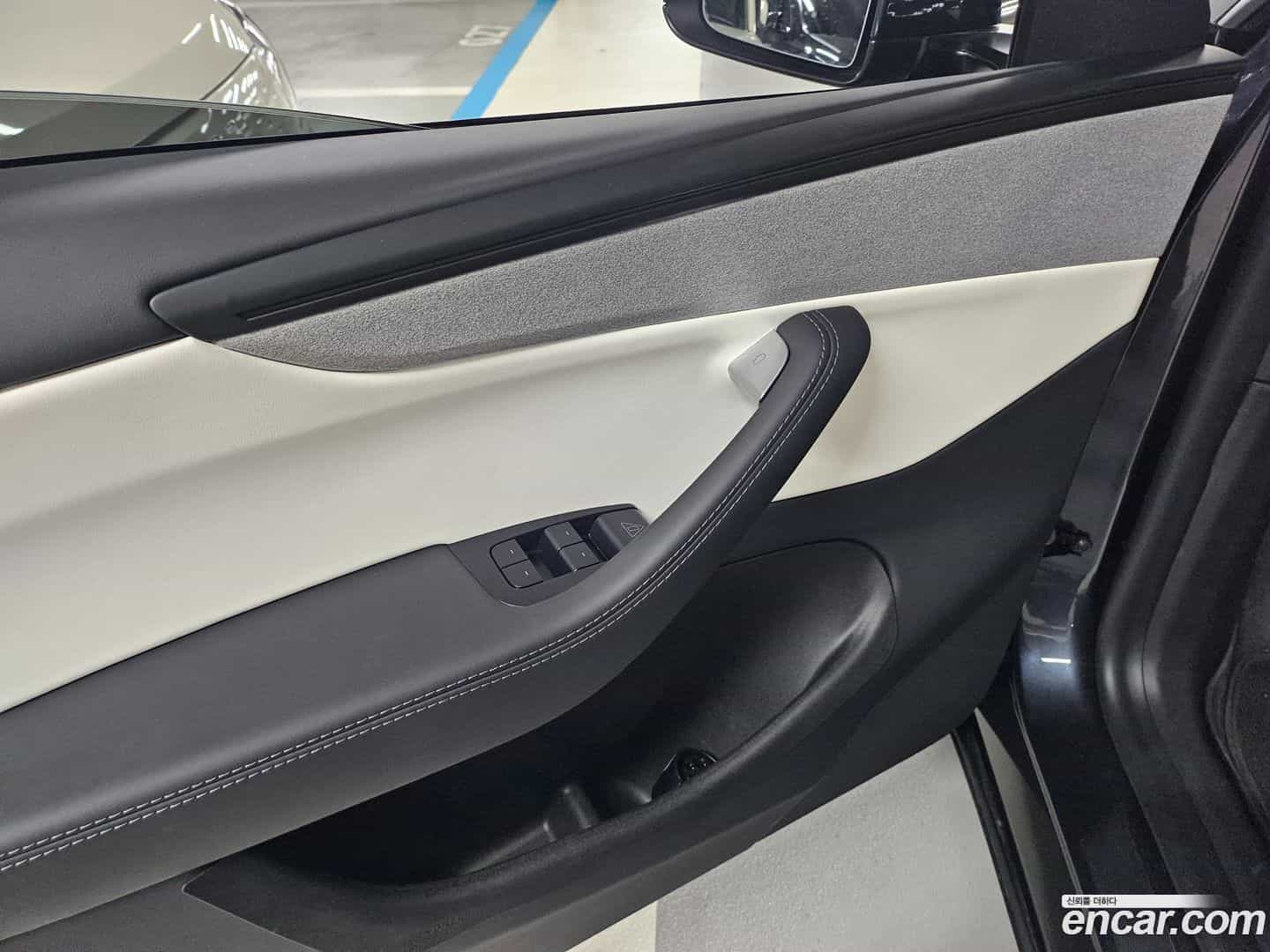Model Y Tesla 2025.9-OPTION-016