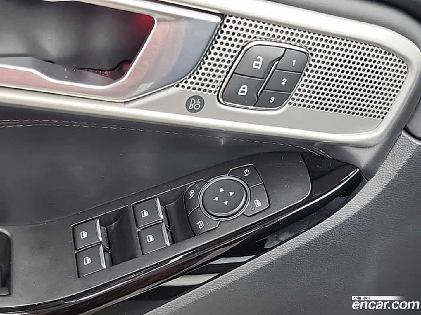 Explorer Ford 2022.11-OPTION-023