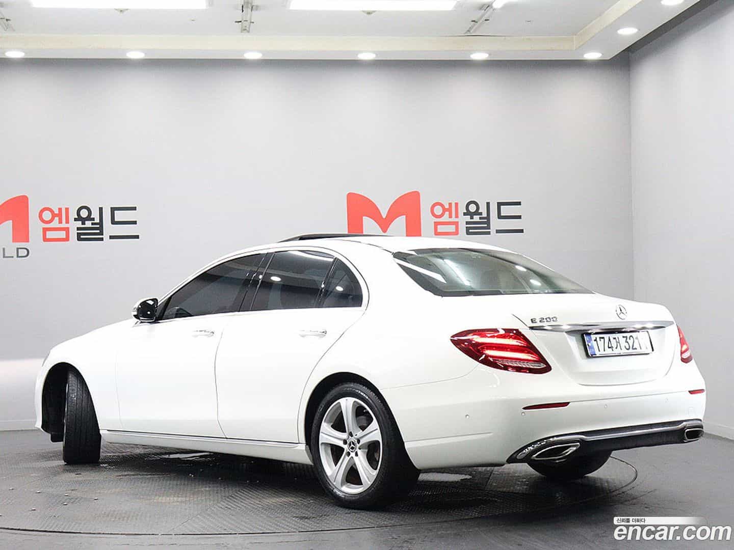 E-Class Mercedes-Benz 2018.2-OUTER-004