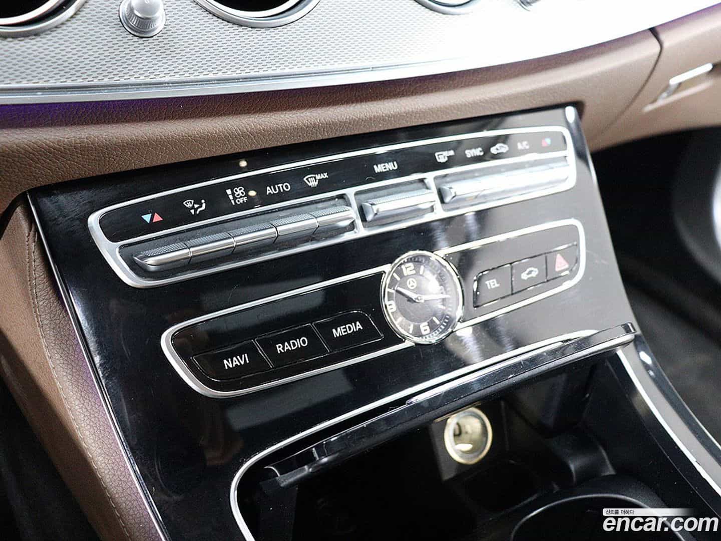 E-Class Mercedes-Benz 2018.2-INNER-010