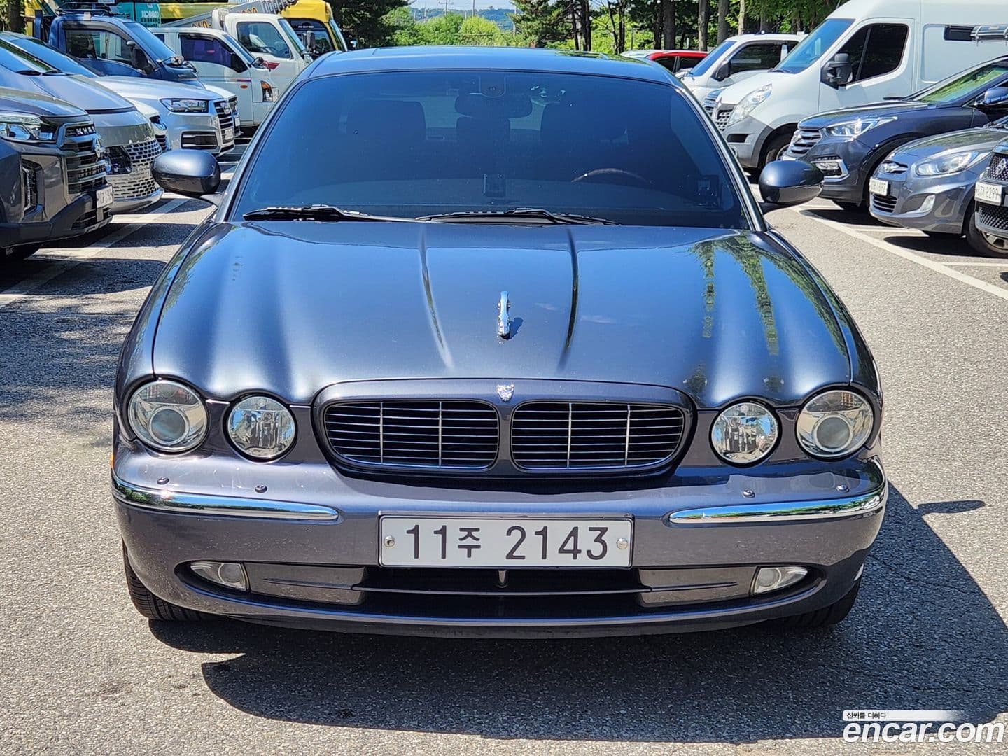 Main__Slider__Photo:XJ-8 Jaguar 2005.5-0
