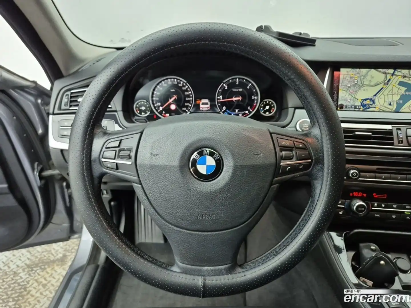 5-Series BMW 2015.10-INNER-009