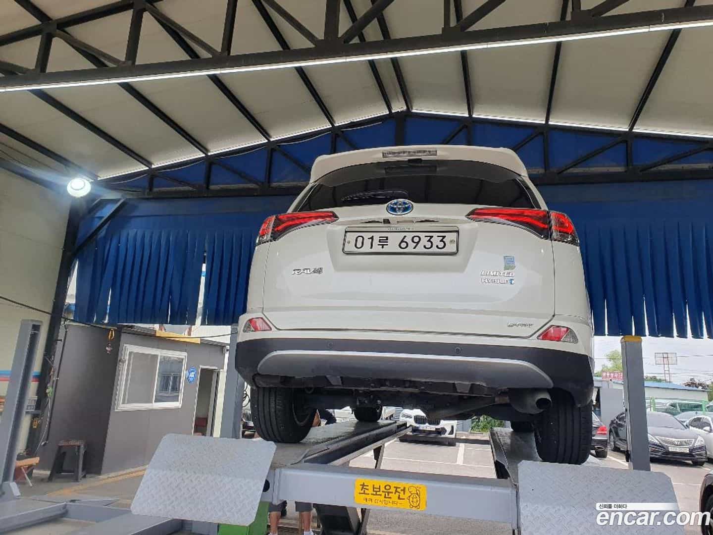 RAV4 Toyota 2018.11-OUTER-002