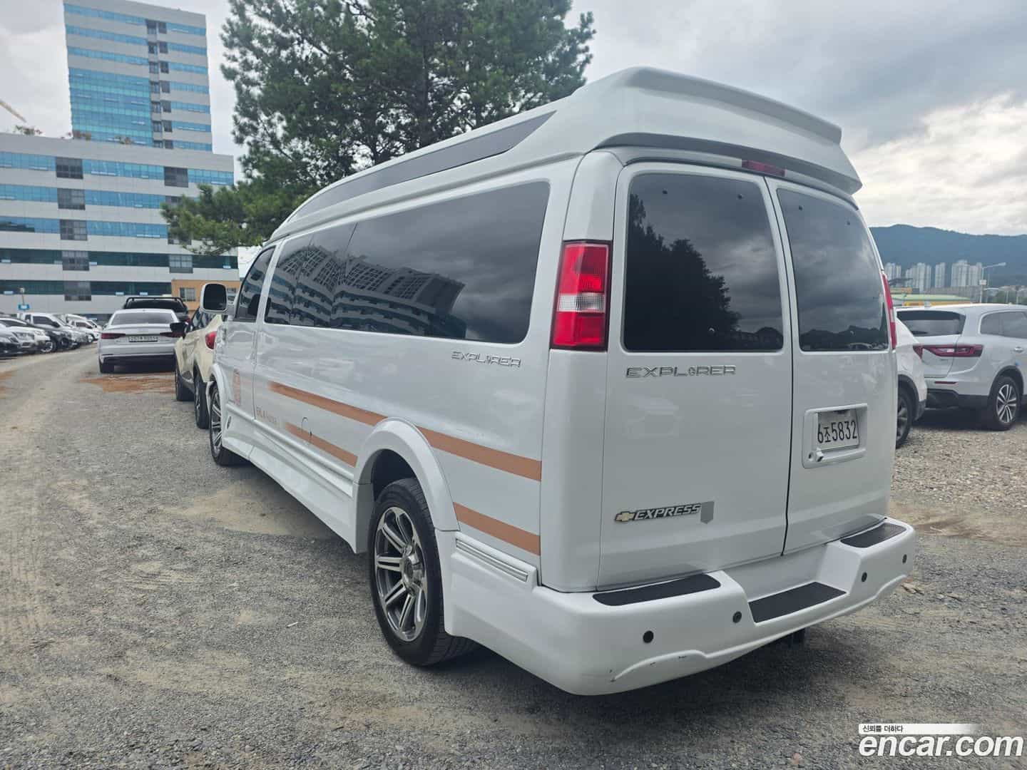 Express Van Chevrolet 2018.9-OUTER-002