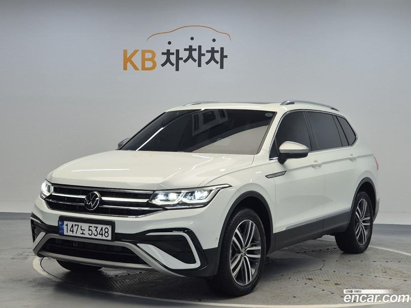 Main__Slider__Photo:Tiguan Volkswagen 2023.5-0