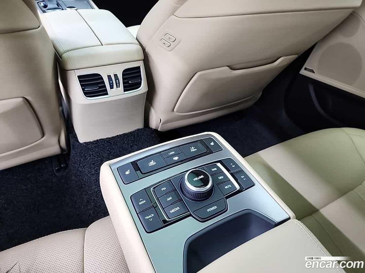 Genesis Hyundai 2015.3-OPTION-017