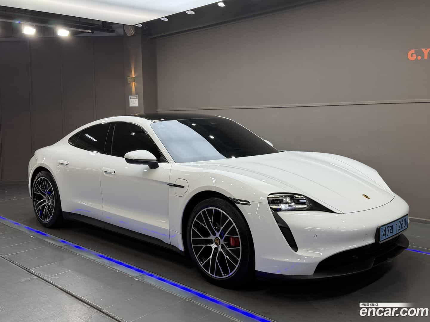 Taycan Porsche 2021.0-OUTER-002