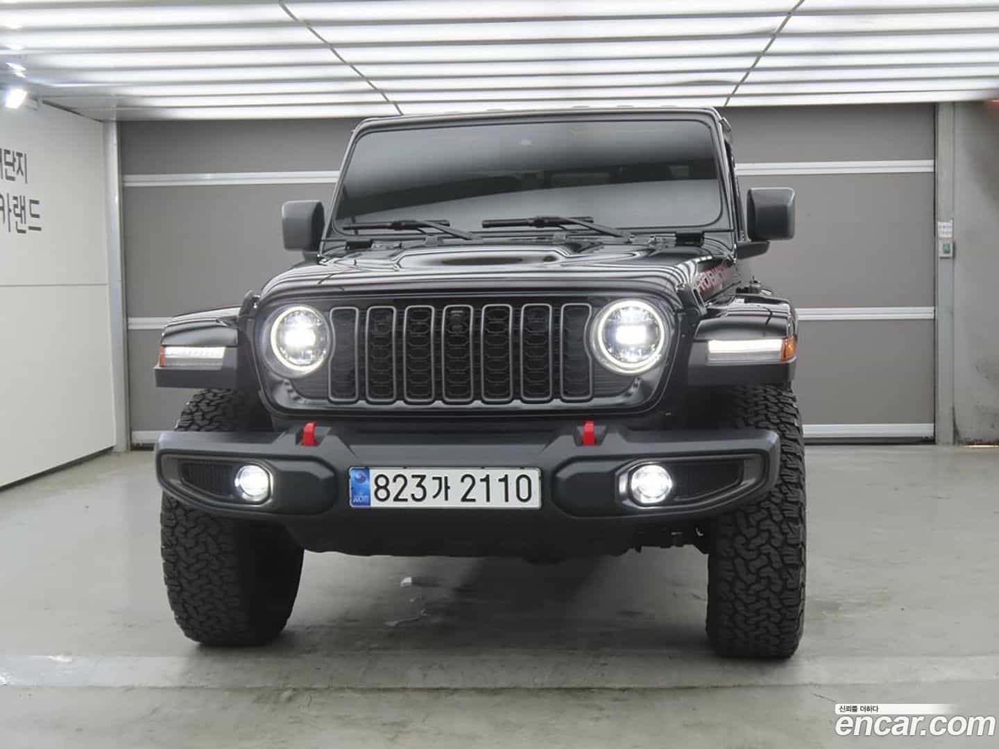 Gladiator Jeep 2025.3-OUTER-002