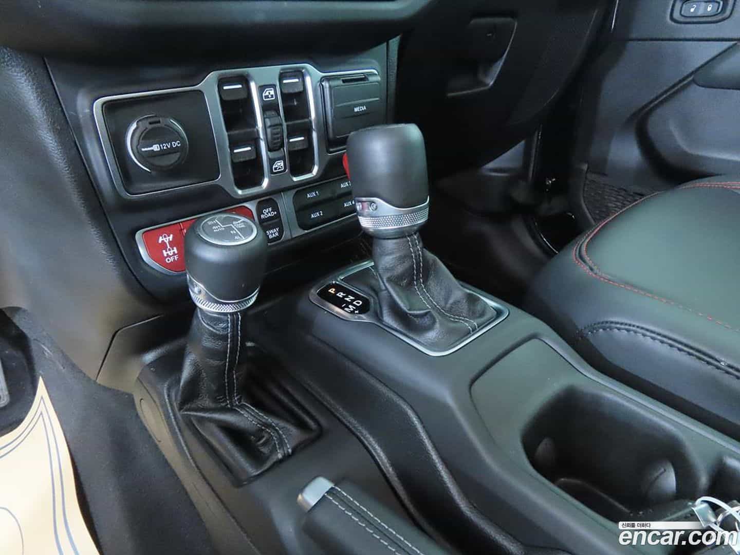 Gladiator Jeep 2025.3-OPTION-015
